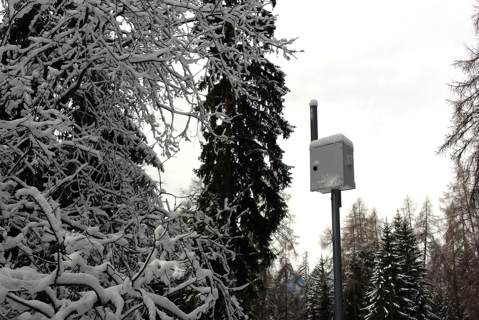 Ponte radio sotto la neve - pesante